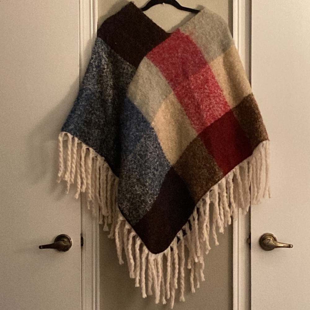 Plaid Chunky Knit Poncho w Fringe Detail One Size GUC Fall Winter